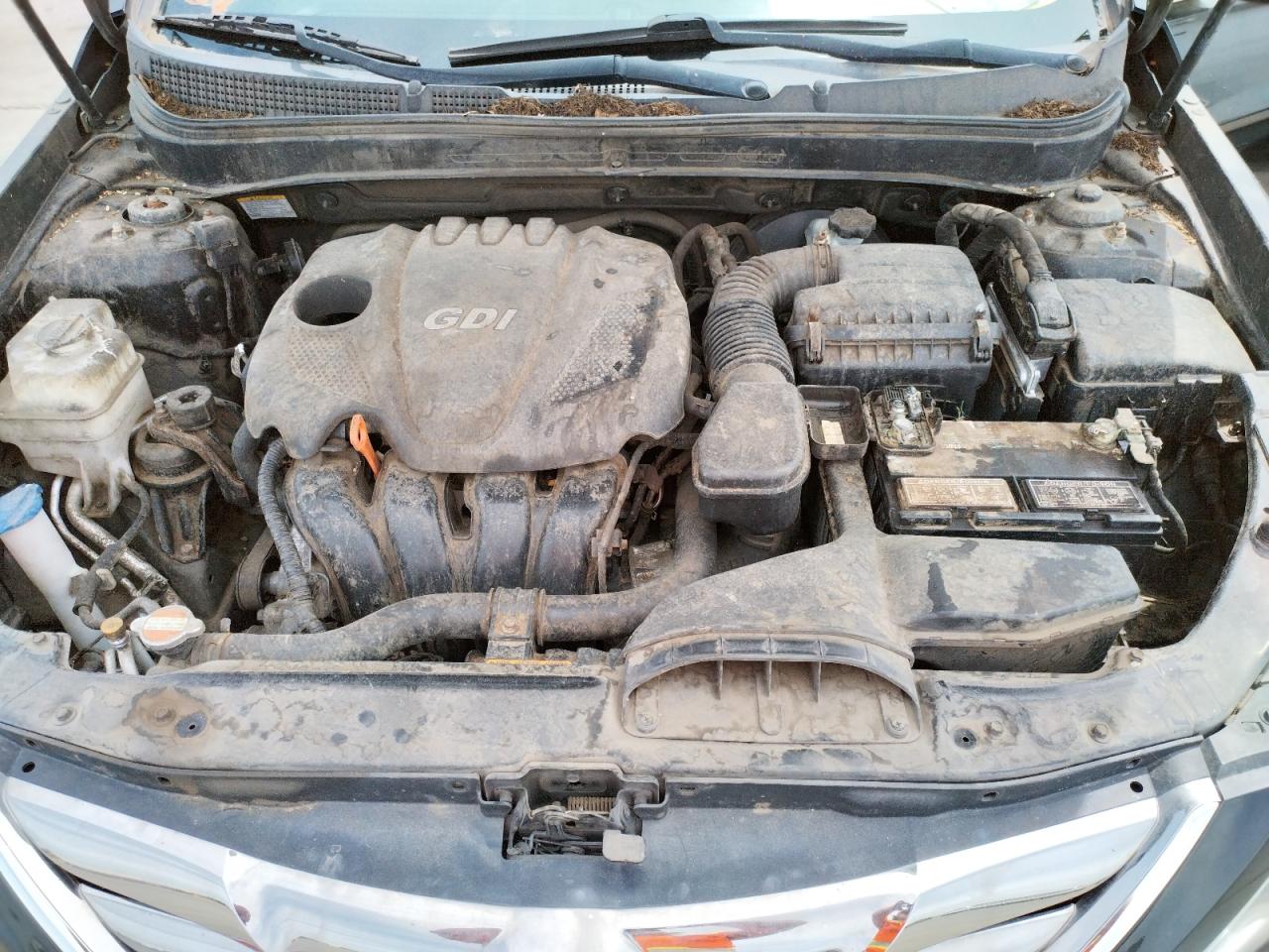 Photo 7 from auction – 2011 HYUNDAI SONATA SE with VIN 5NPEC4AC2BH038526