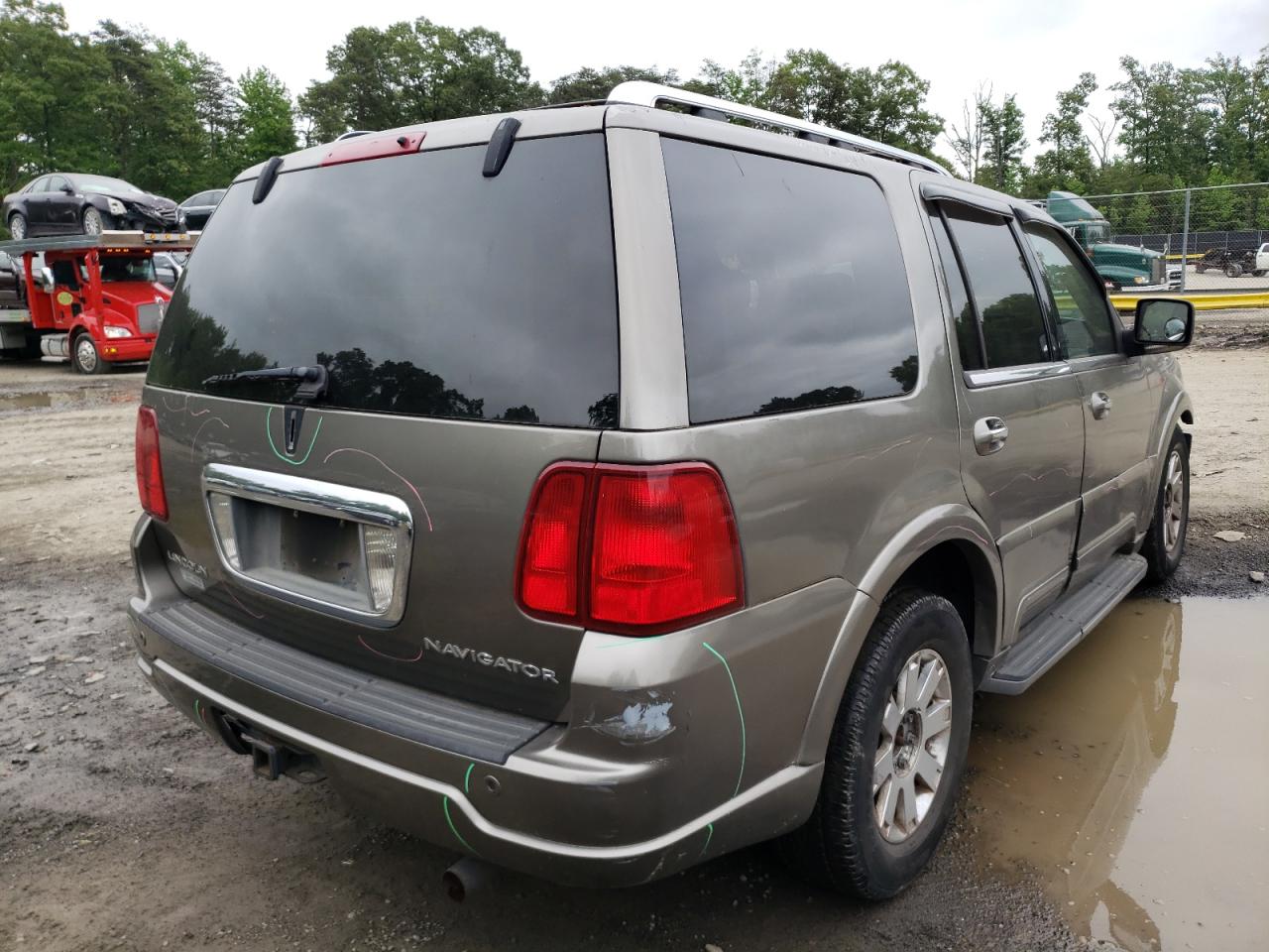 Photo 17 from auction – 2003 LINCOLN NAVIGATOR with VIN 5LMFU28R83LJ22128