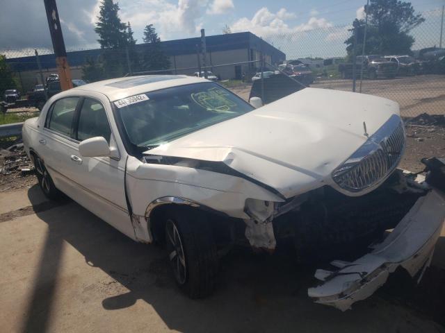 LINCOLN TOWN CAR C 2003 with VIN 1LNHM83W63Y636610 - Photo from auction