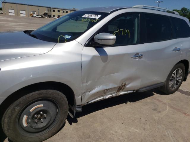 Photo 9 from auction – 2017 NISSAN PATHFINDER with VIN 5N1DR2MM2HC681865