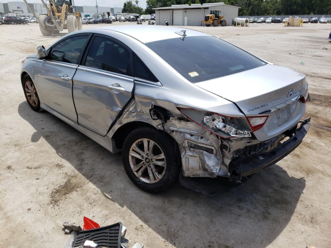 Photo 3 from auction – 2014 HYUNDAI SONATA GLS with VIN 5NPEB4AC3EH902054