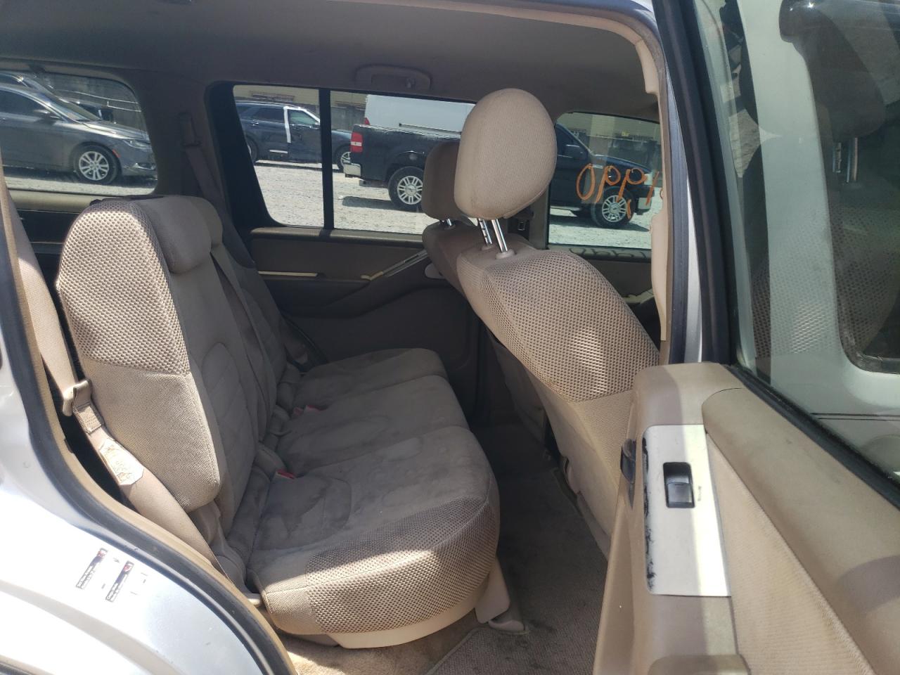 Photo 18 from auction – 2005 NISSAN PATHFINDER with VIN 5N1AR18U55C756108