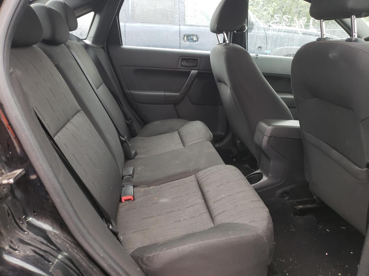 Photo 18 from auction – 2010 FORD FOCUS SE with VIN 1FAHP3FN8AW252554
