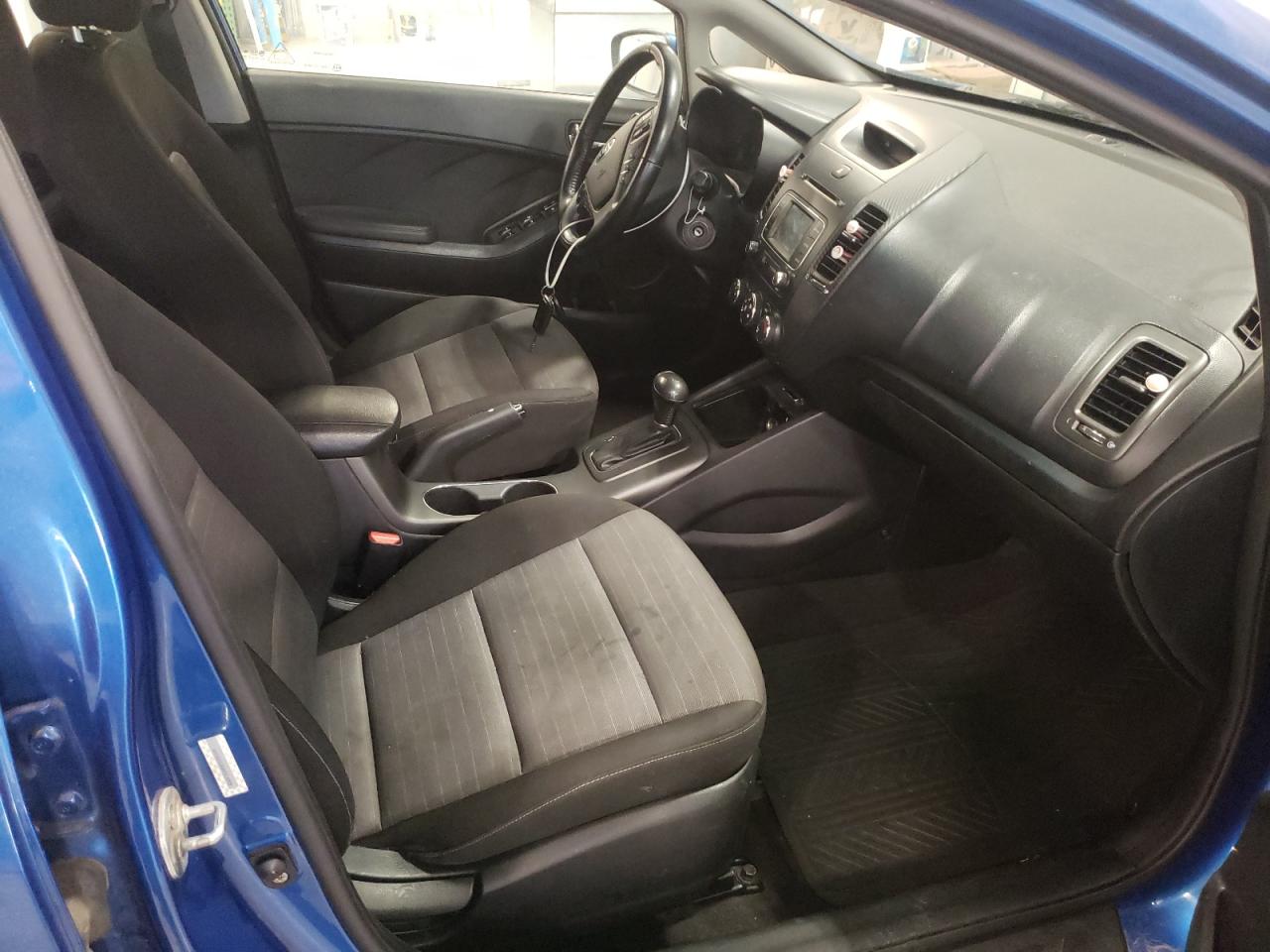 Photo 19 from auction – 2014 KIA FORTE EX with VIN KNAFX5A8XE5165164