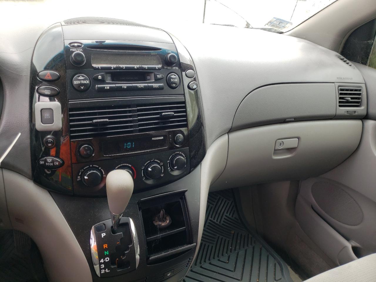 Photo 20 from auction – 2005 TOYOTA SIENNA LE with VIN 5TDZA23C15S276259