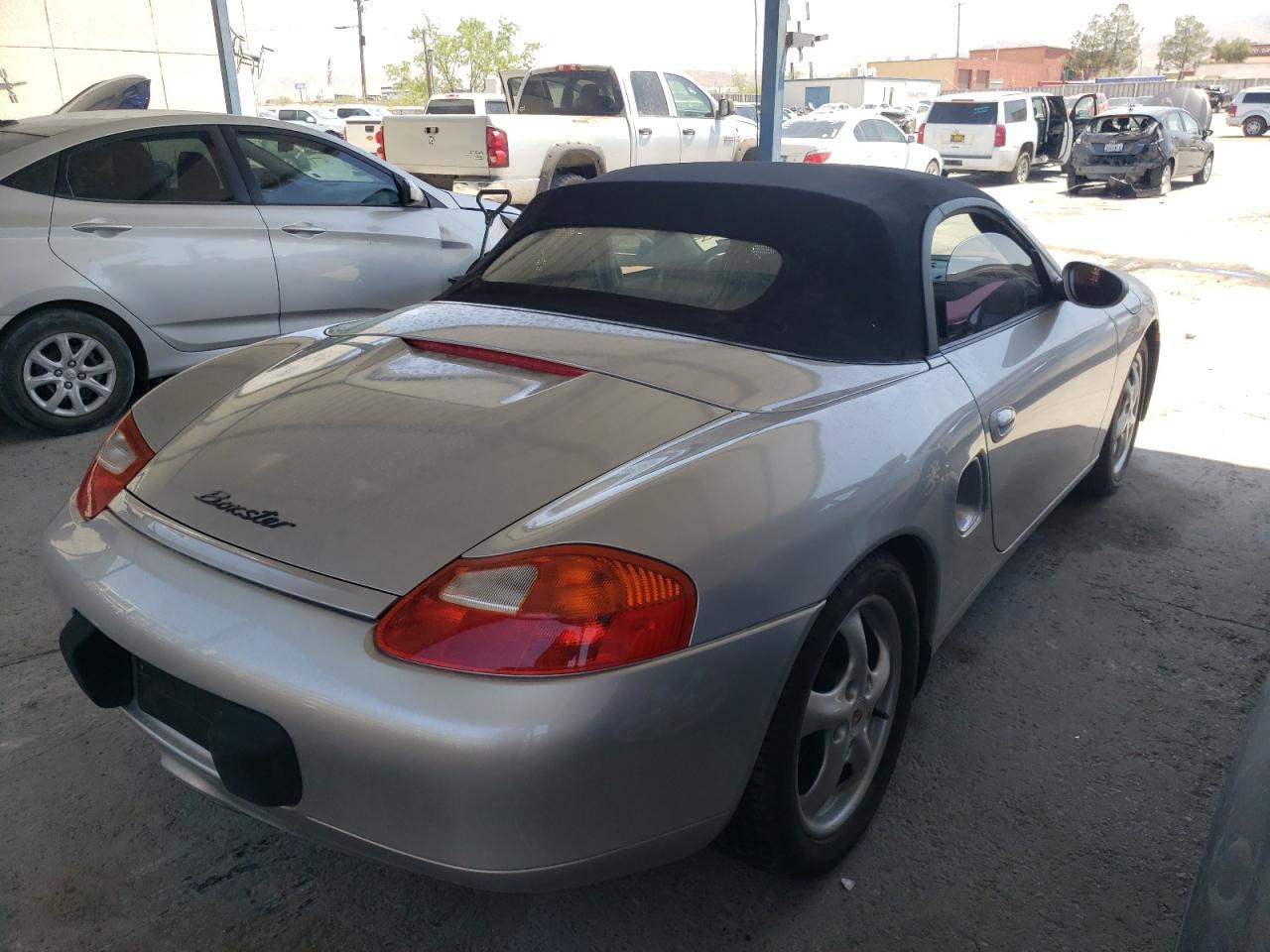 Photo 17 from auction – 2000 PORSCHE BOXSTER with VIN WP0CA2989YU628044