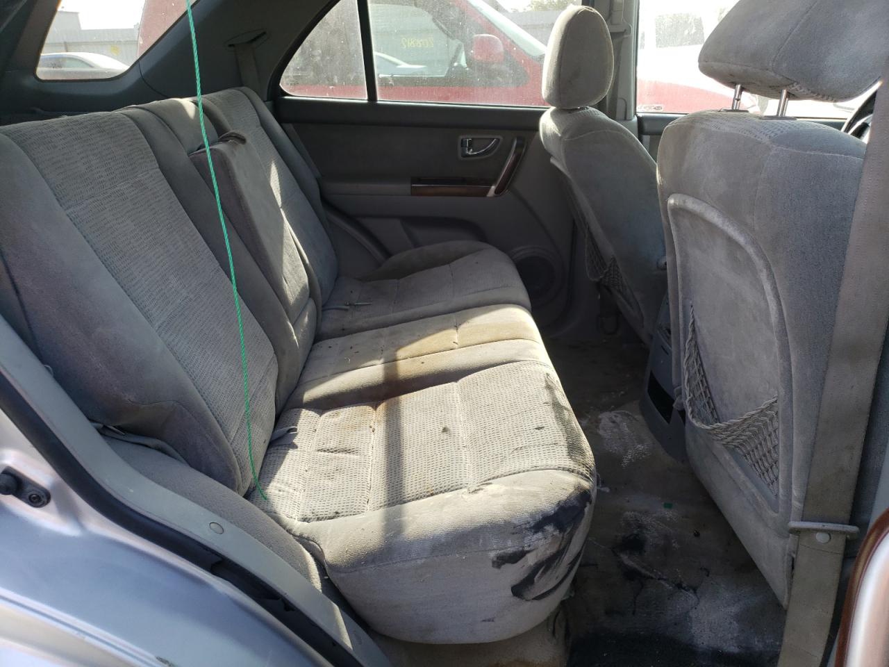 Photo 6 from auction – 2005 KIA SORENTO EX with VIN KNDJD733455467794