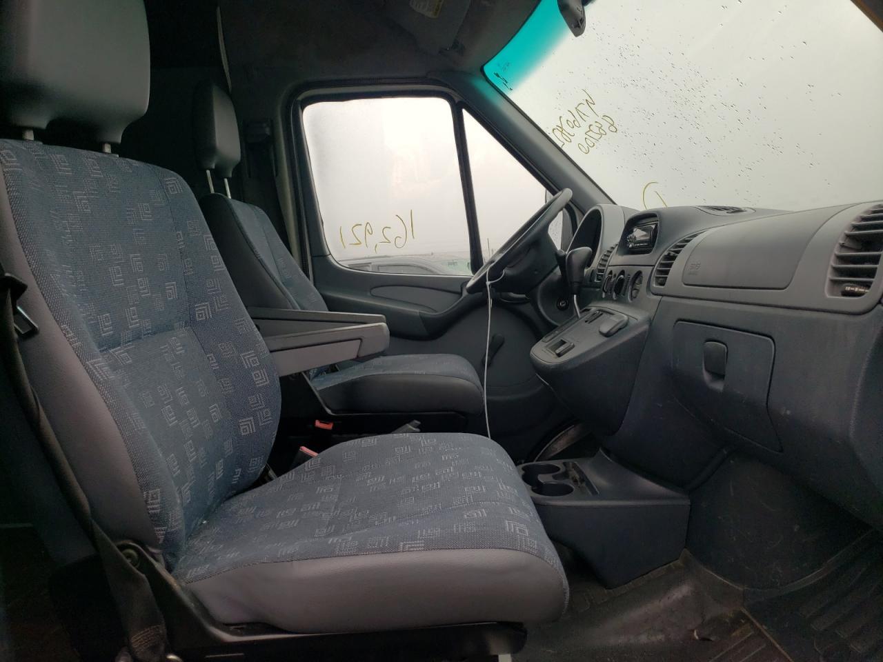 Photo 18 from auction – 2006 DODGE SPRINTER 2 with VIN WD0PD644065882700
