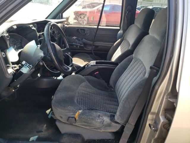 Photo 5 from auction – 2002 CHEVROLET BLAZER with VIN 1GNDT13W02K168573