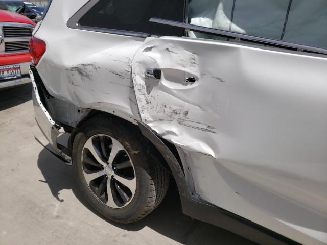 Photo 9 from auction – 2017 KIA SORENTO EX with VIN 5XYPHDA55HG310059