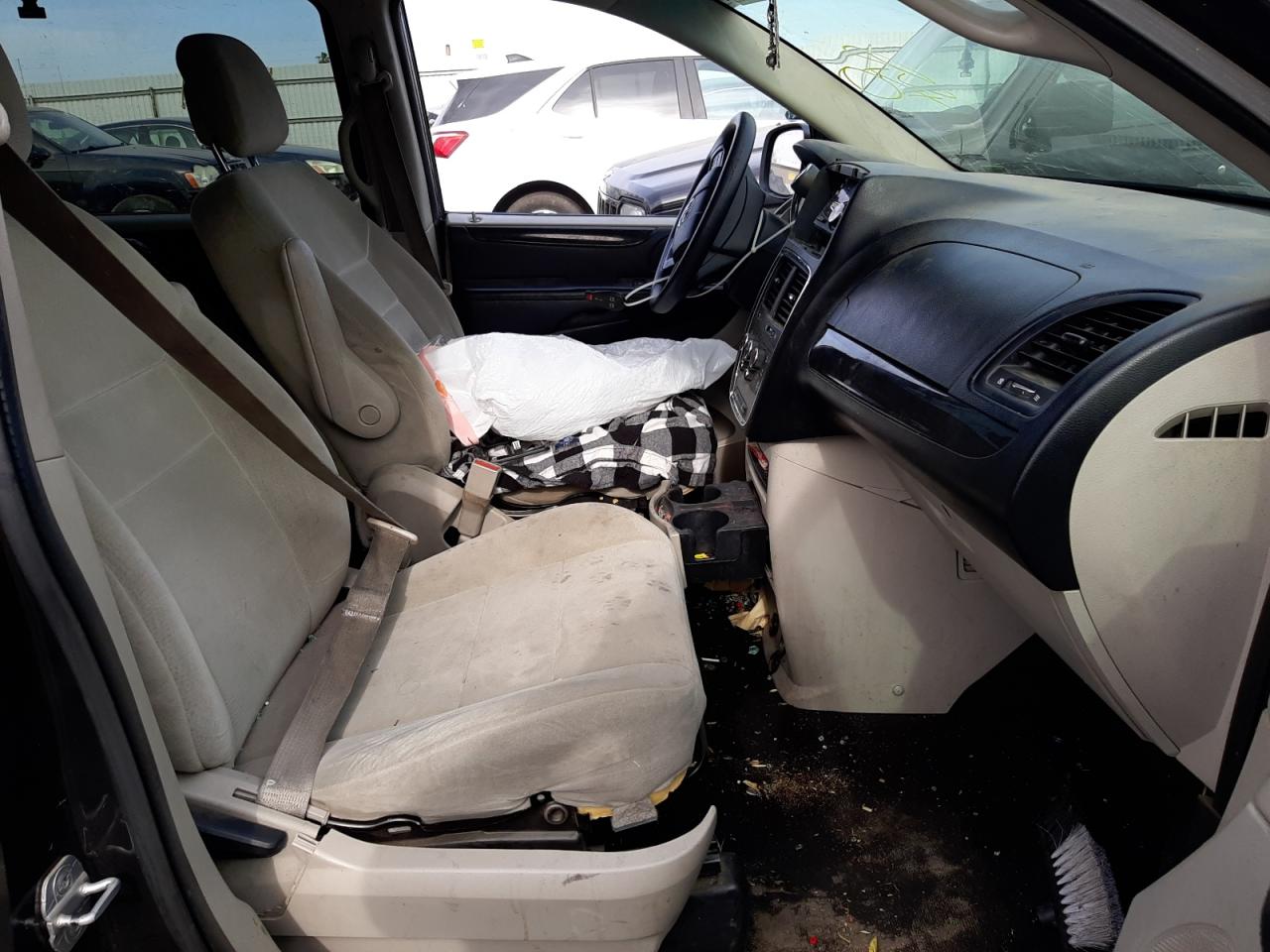 Photo 19 from auction – 2012 DODGE GRAND CARA with VIN 2C4RDGCG0CR274757