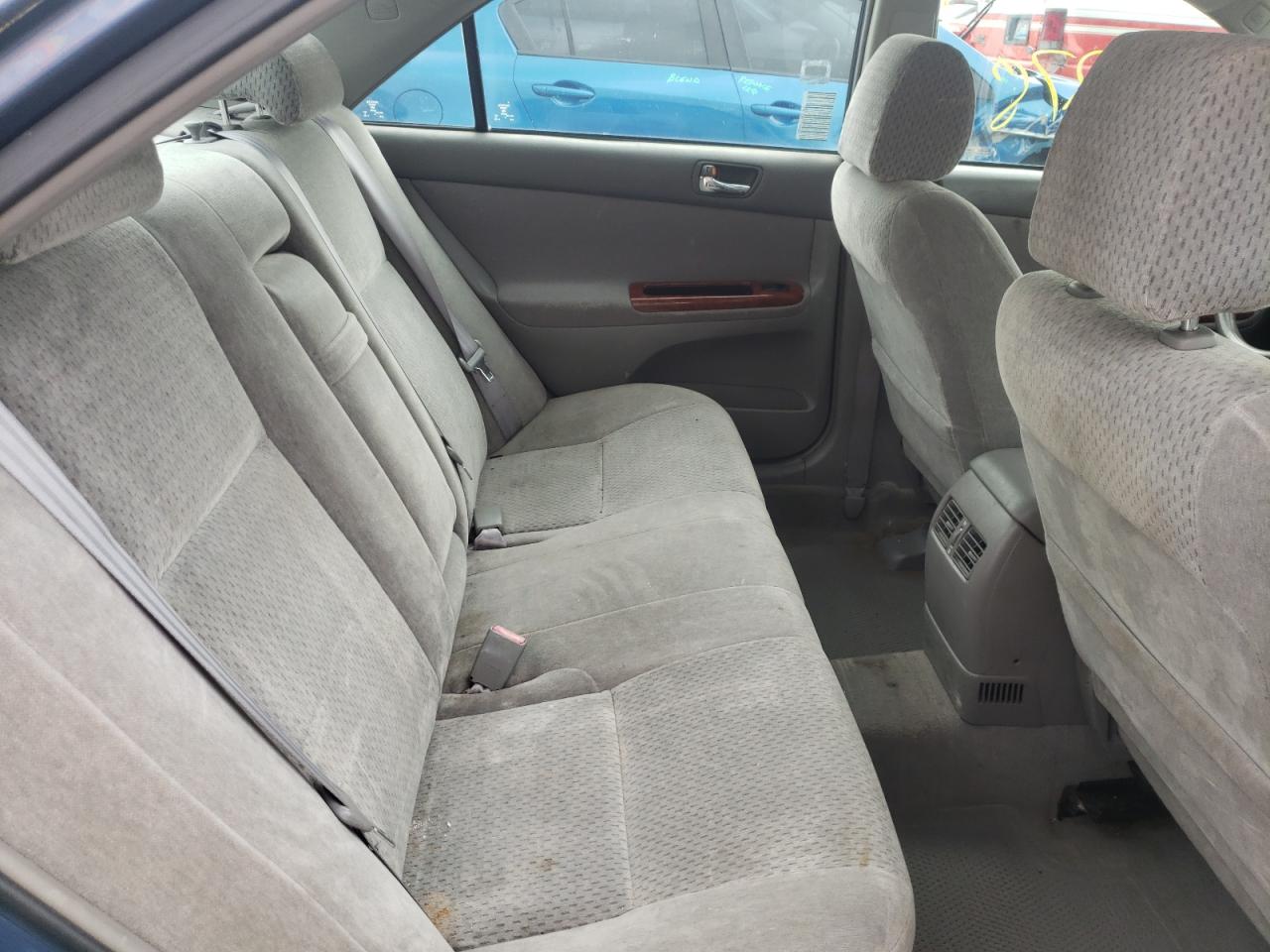 Photo 18 from auction – 2002 TOYOTA CAMRY LE with VIN 4T1BE30K62U626558