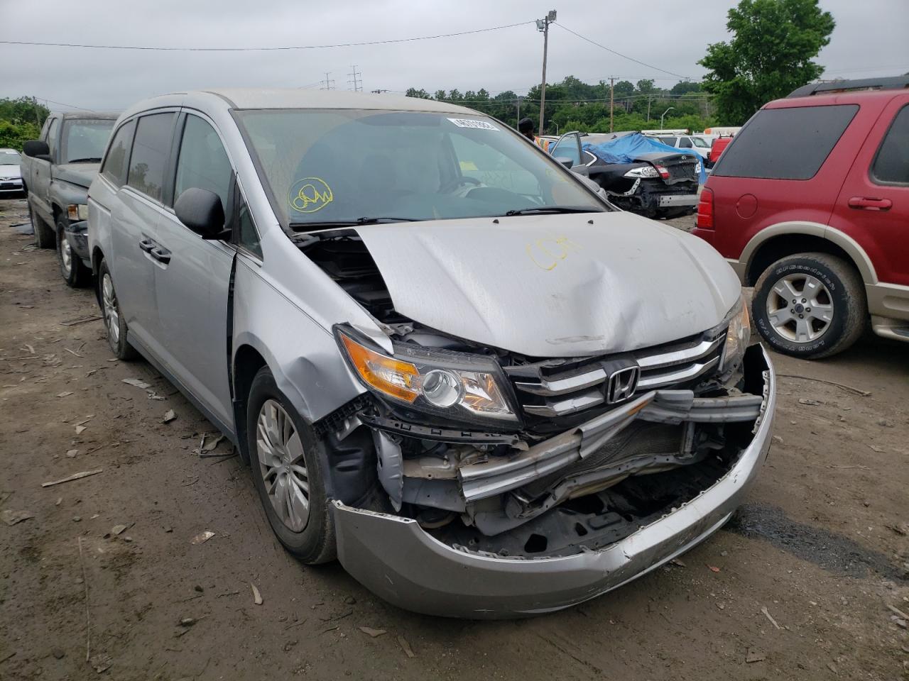 Photo 14 from auction – 2014 HONDA ODYSSEY LX with VIN 5FNRL5H23EB007048