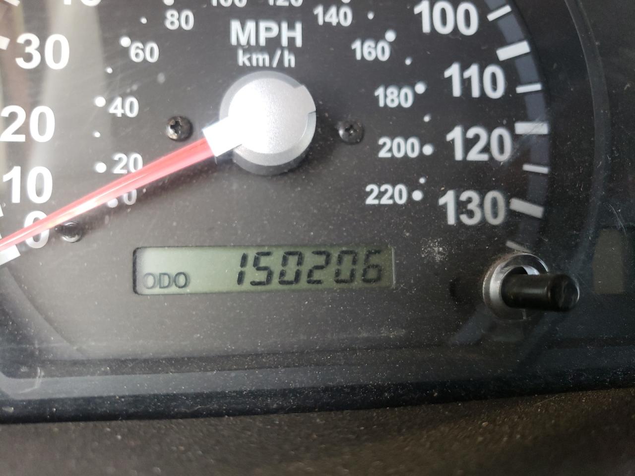 Photo 8 from auction – 2005 KIA SORENTO EX with VIN KNDJD733455467794