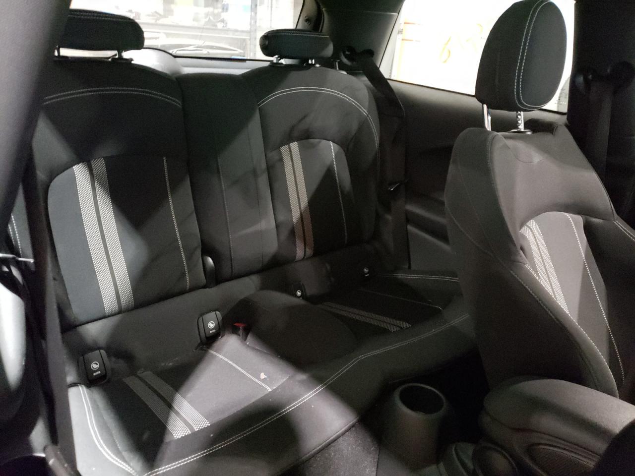 Photo 17 from auction – 2016 MINI COOPER S with VIN WMWXP7C58G2A44272