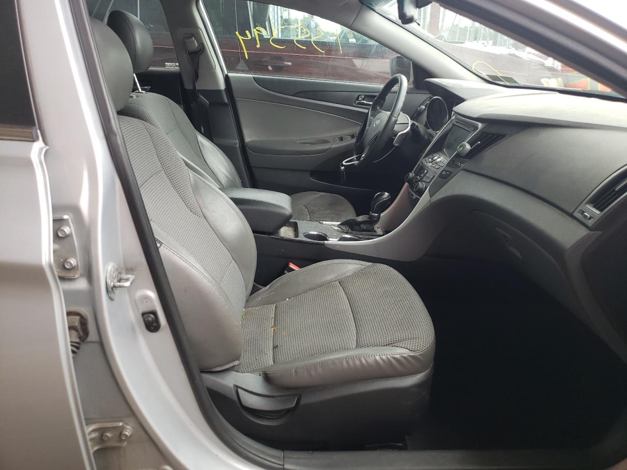 Photo 5 from auction – 2012 HYUNDAI SONATA SE with VIN 5NPEC4AB2CH396637