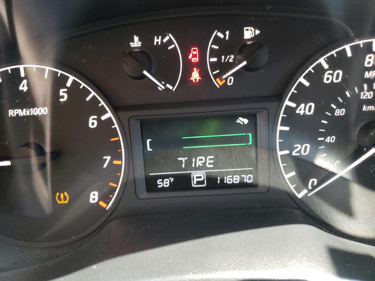 Photo 13 from auction – 2016 NISSAN SENTRA S with VIN 3N1AB7AP4GY286182