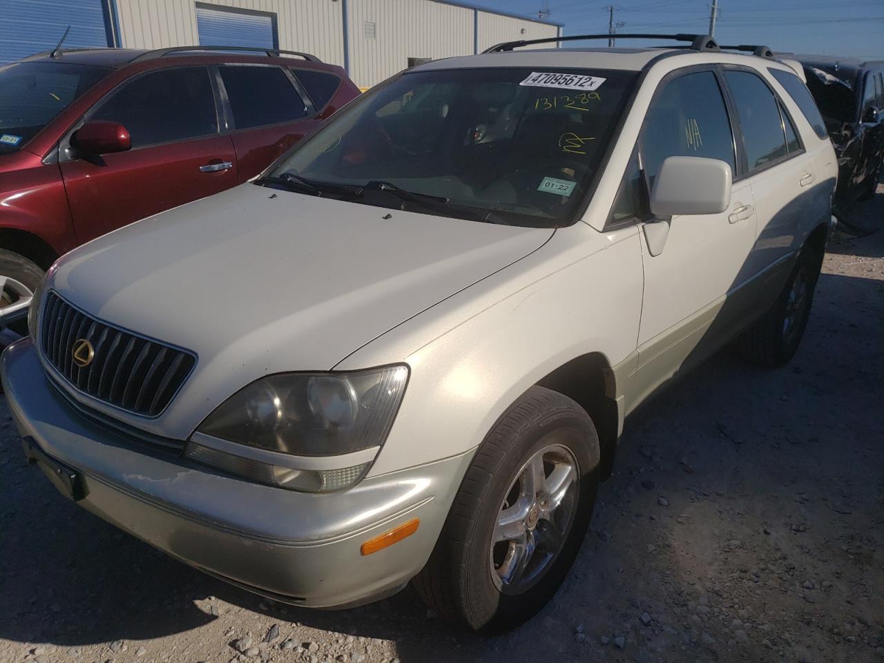 Photo 15 from auction – 2000 LEXUS RX 300 with VIN JT6HF10U9Y0131389