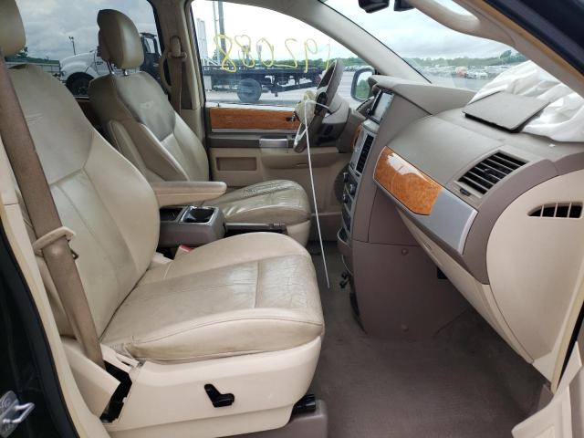 Photo 5 from auction – 2010 CHRYSLER TOWN & COU with VIN 2A4RR7DX1AR394560