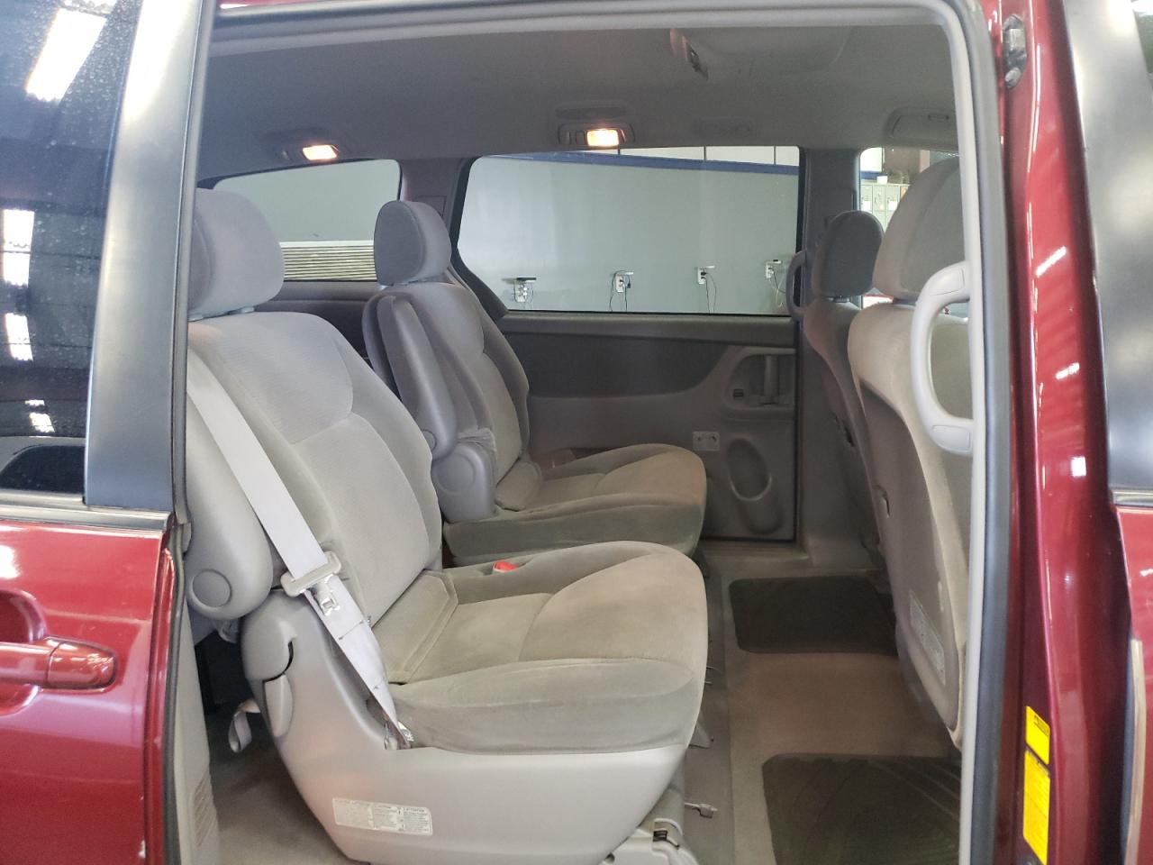 Photo 18 from auction – 2004 TOYOTA SIENNA CE with VIN 5TDZA23C04S189001