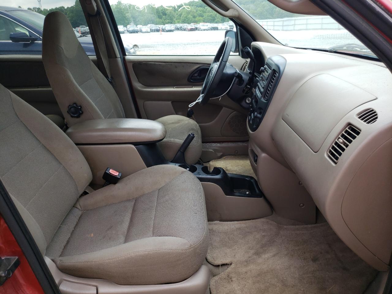 Photo 19 from auction – 2001 FORD ESCAPE XLT with VIN 1FMYU03121KF86469