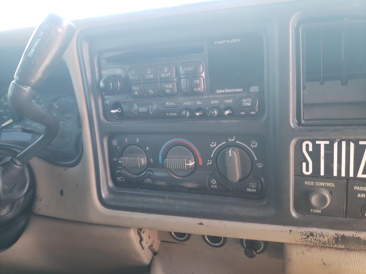Photo 20 from auction – 2001 CHEVROLET SILVERADO with VIN 2GCEK19T011375590