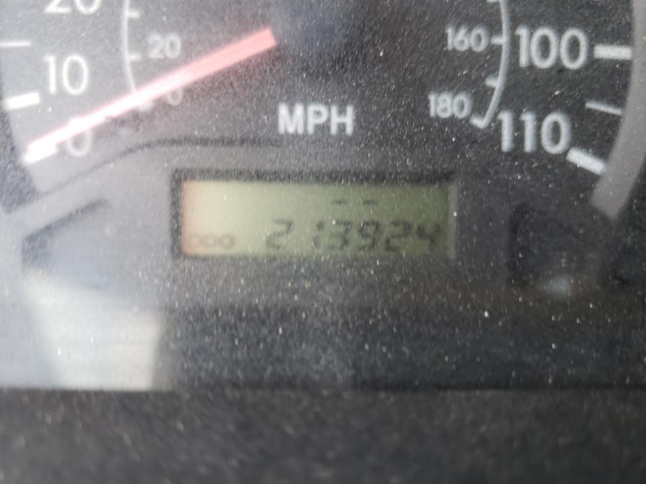 Photo 13 from auction – 2003 TOYOTA COROLLA CE with VIN JTDBR32E230021476