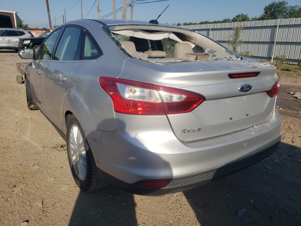 Foto 16 de la subasta – 2012 FORD FOCUS SEL con VIN 1FAHP3H2XCL177007