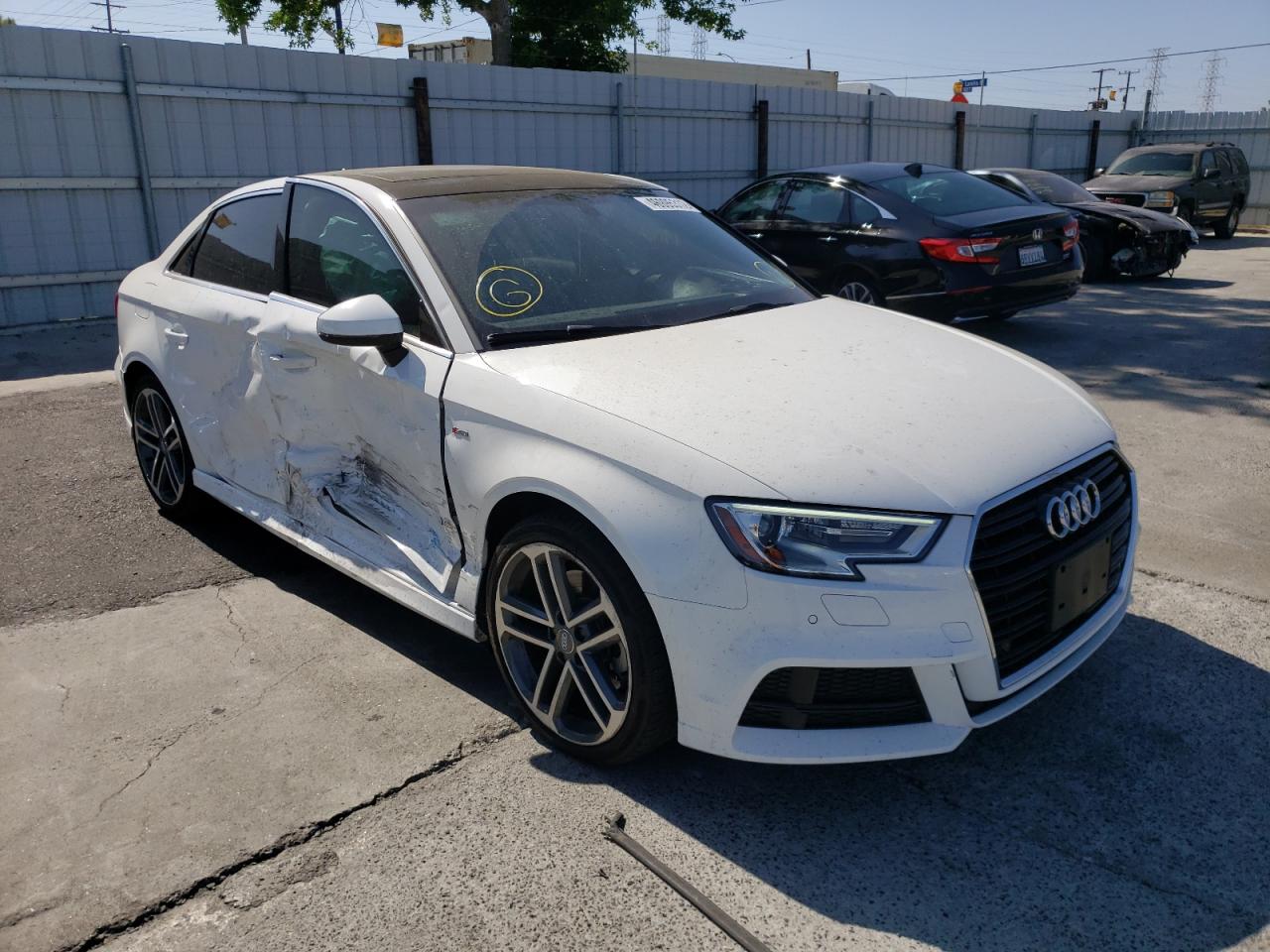AUDI A3 PREMIUM 2018 with VIN WAUGUGFF5J1035861 - Photo from auction