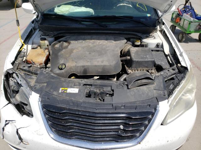 Photo 7 from auction – 2014 CHRYSLER 200 TOURIN with VIN 1C3CCBBG8EN179722