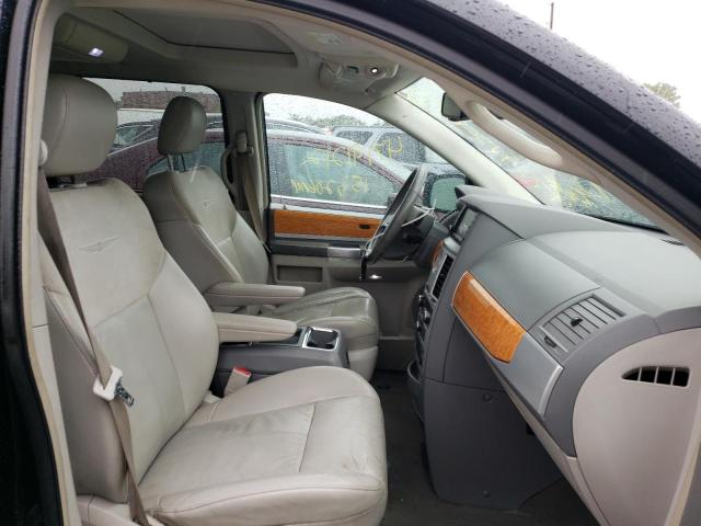 Photo 5 from auction – 2010 CHRYSLER TOWN & COU with VIN 2A4RR6DX0AR136072