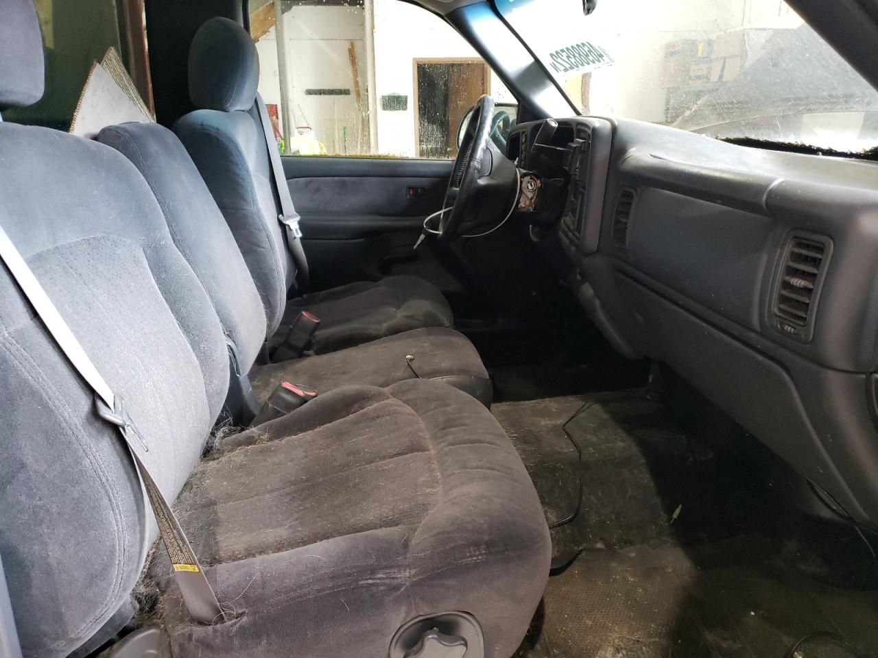 Photo 5 from auction – 2000 CHEVROLET SILVERADO with VIN 1GCEK14T1YE427437