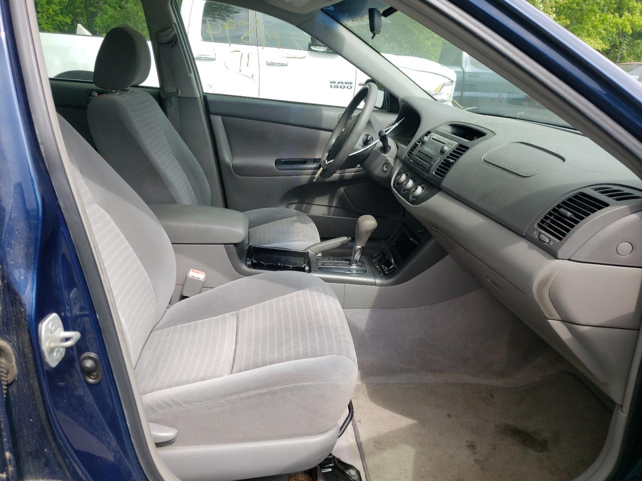 Photo 20 from auction – 2005 TOYOTA CAMRY LE with VIN 4T1BE32K25U030252