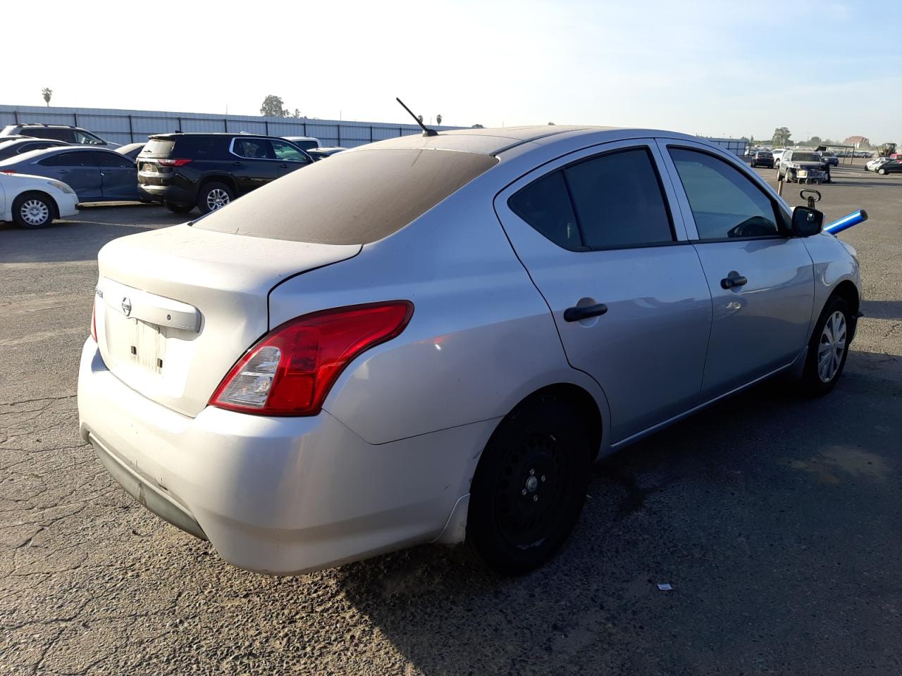 Photo 17 from auction – 2016 NISSAN VERSA S with VIN 3N1CN7AP4GL829835