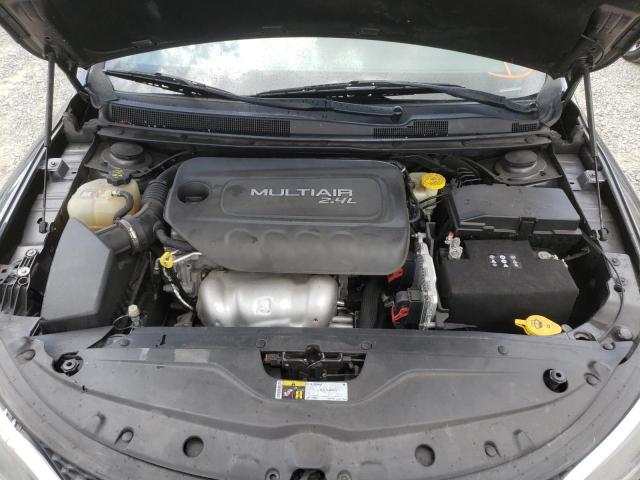 Photo 7 from auction – 2015 CHRYSLER 200 LIMITE with VIN 1C3CCCABXFN664344