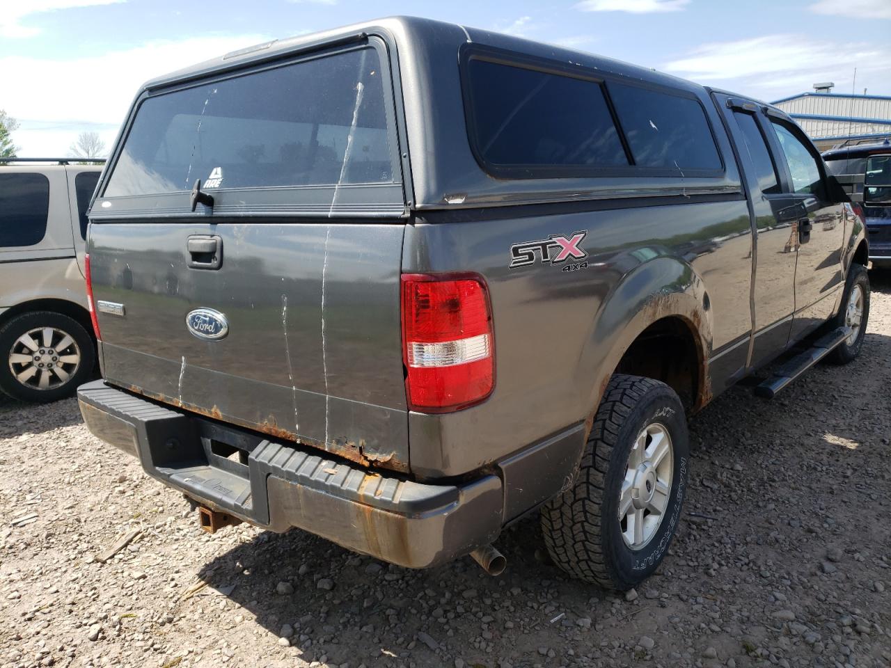 Photo 4 from auction – 2005 FORD F150 with VIN 1FTRX14W05FB45275