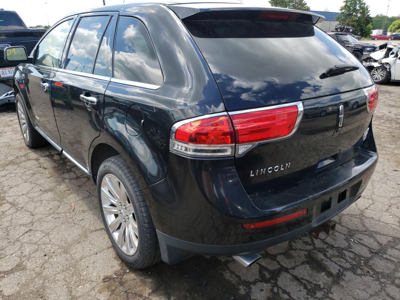 Photo 16 from auction – 2011 LINCOLN MKX with VIN 2LMDJ8JK3BBJ11673