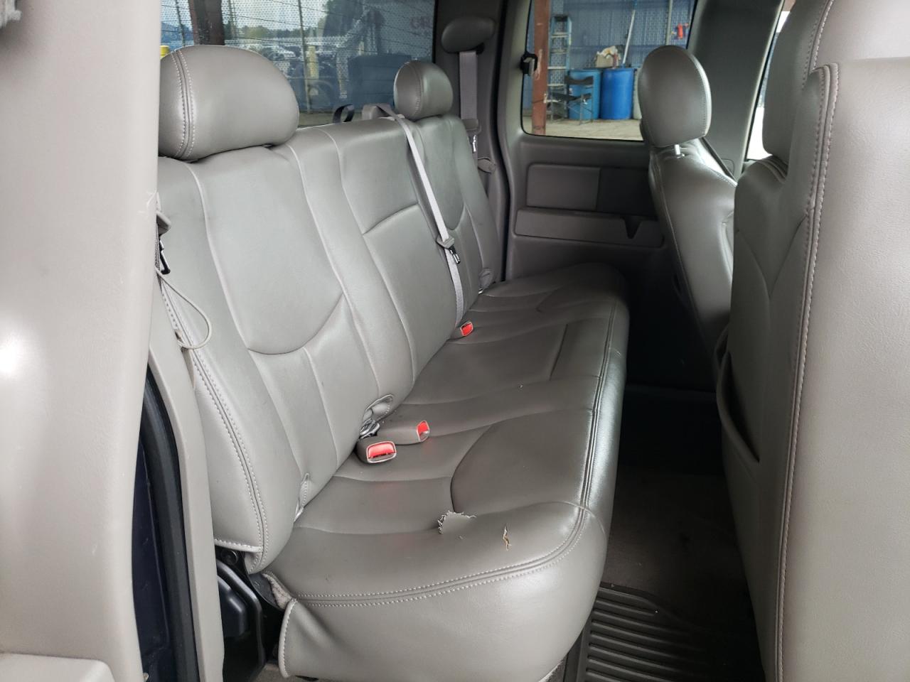 Photo 18 from auction – 2006 CHEVROLET SILVERADO with VIN 1GCEC19Z16Z173308