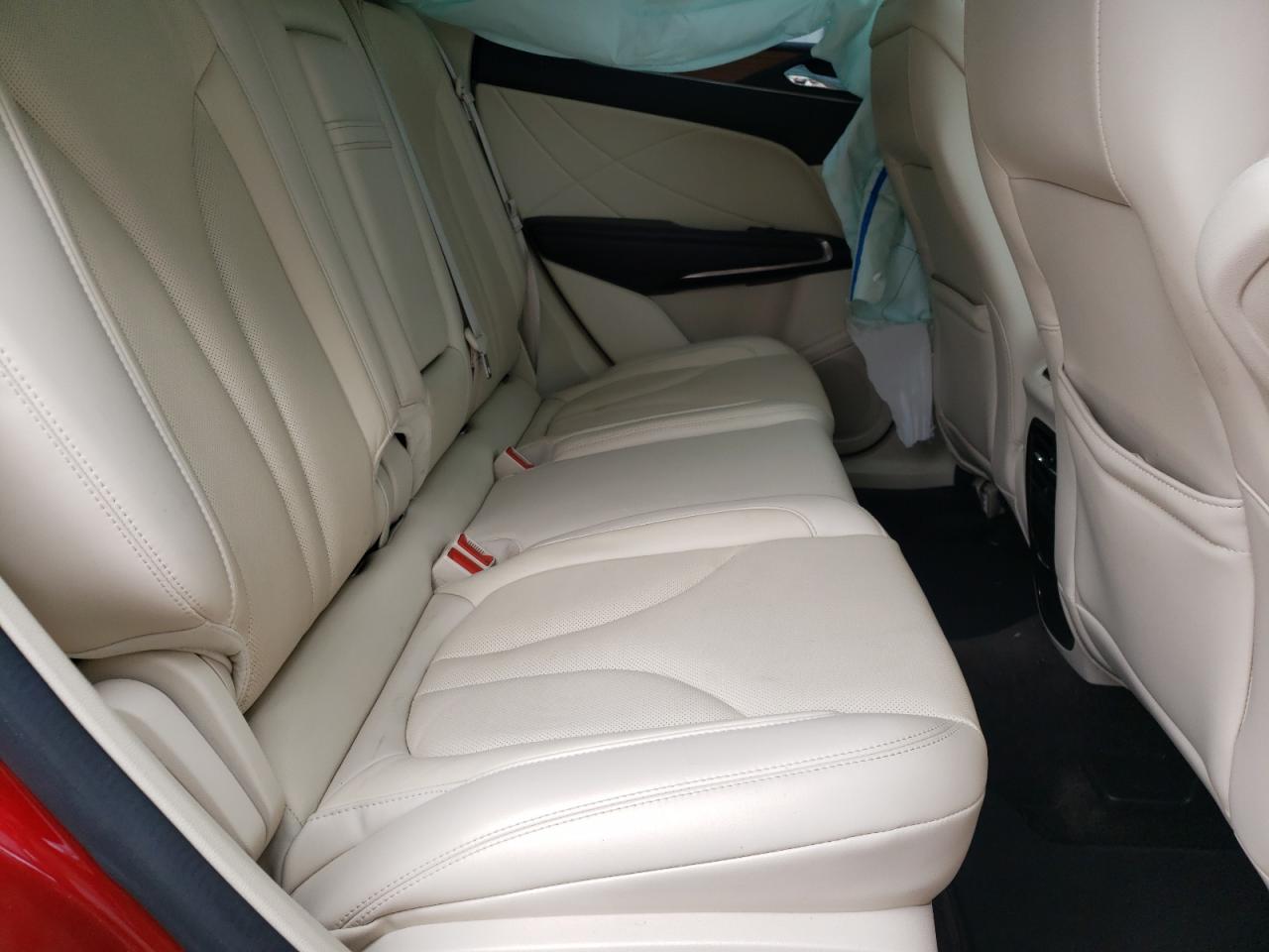 Photo 18 from auction – 2016 LINCOLN MKC RESERV with VIN 5LMCJ3D93GUJ31472
