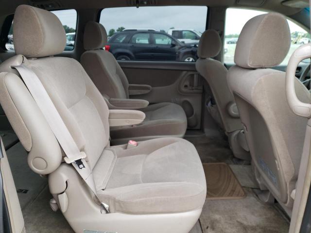 Photo 8 from auction – 2004 TOYOTA SIENNA CE with VIN 5TDZA23C14S067134
