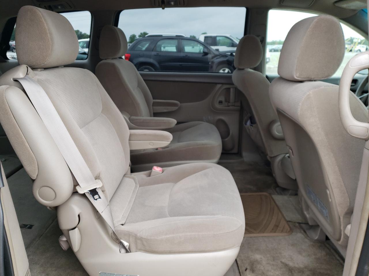 Photo 18 from auction – 2004 TOYOTA SIENNA CE with VIN 5TDZA23C14S067134