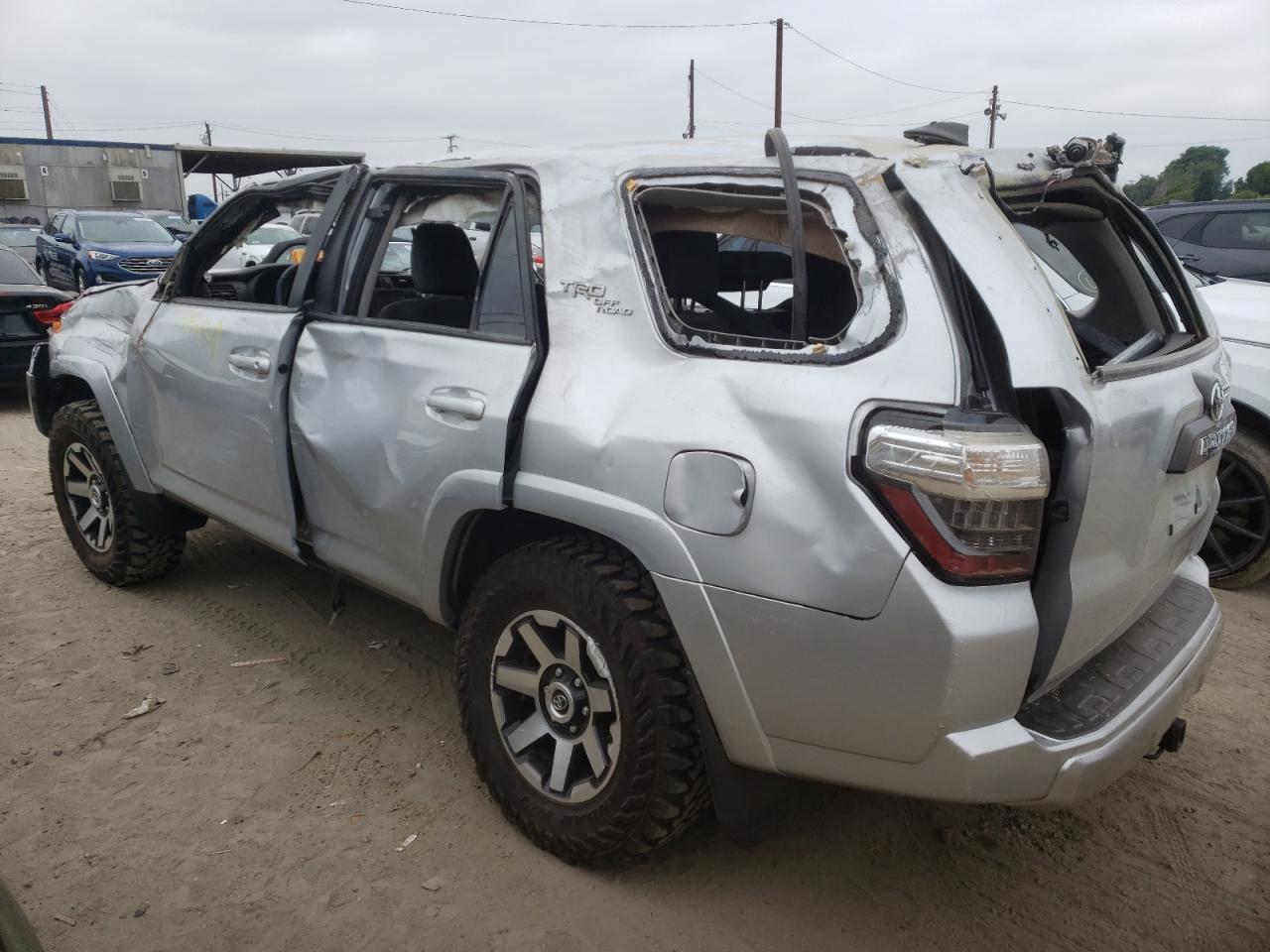 Photo 16 from auction – 2018 TOYOTA 4RUNNER SR with VIN JTEBU5JR5J5574116