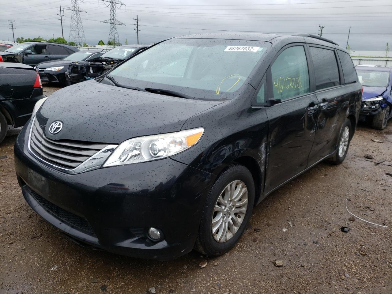 Photo 2 from auction – 2011 TOYOTA SIENNA XLE with VIN 5TDYK3DC4BS106468