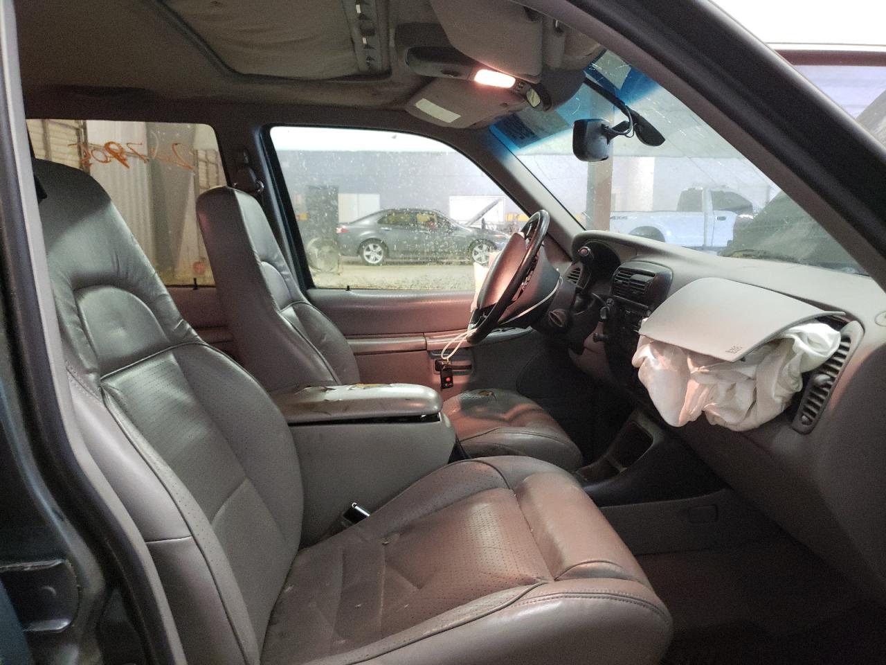 Photo 19 from auction – 1997 FORD EXPLORER with VIN 1FMDU34X8VUA65656