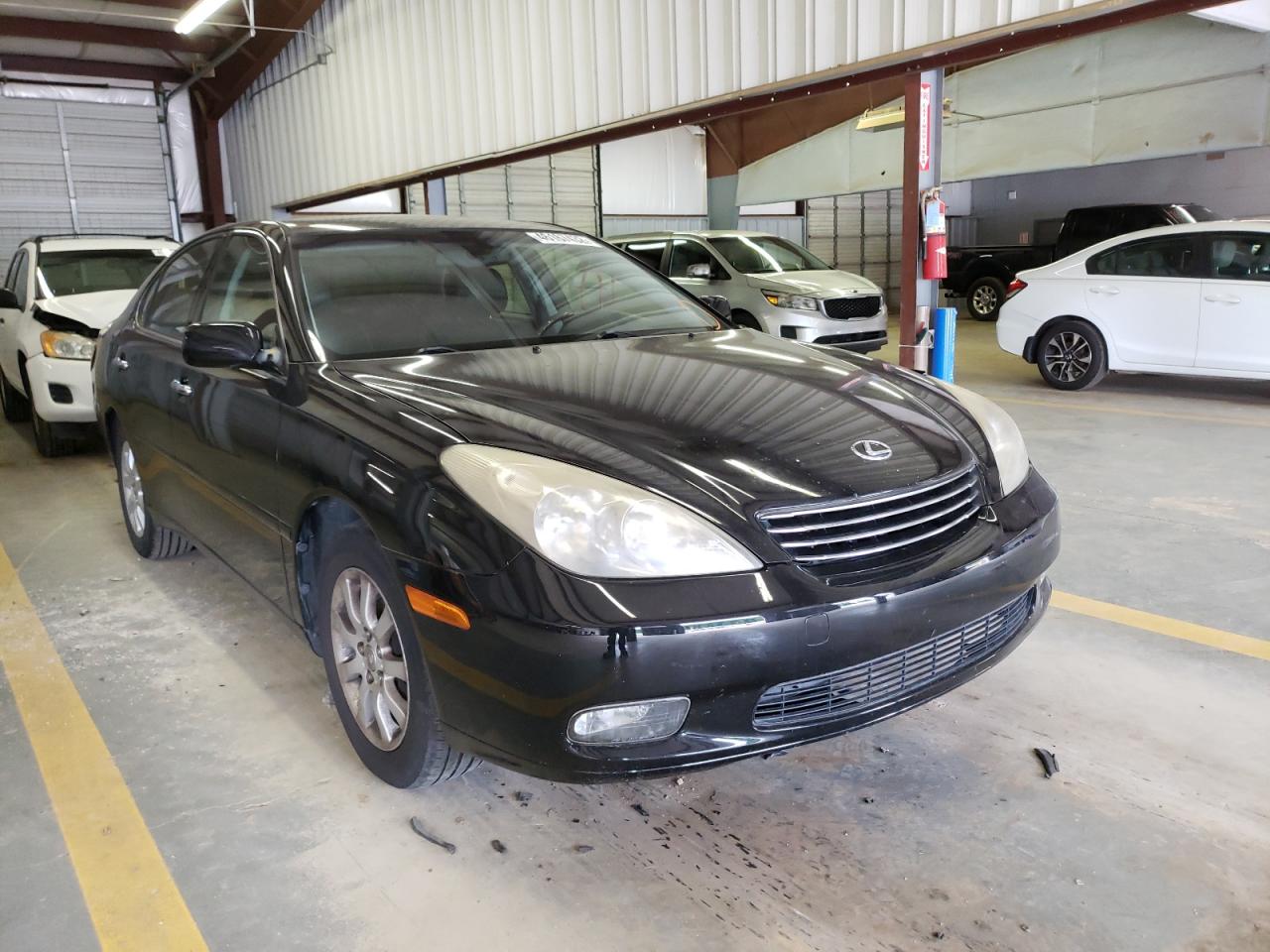 LEXUS ES 300 2002 with VIN JTHBF30G025036152 - Photo from auction