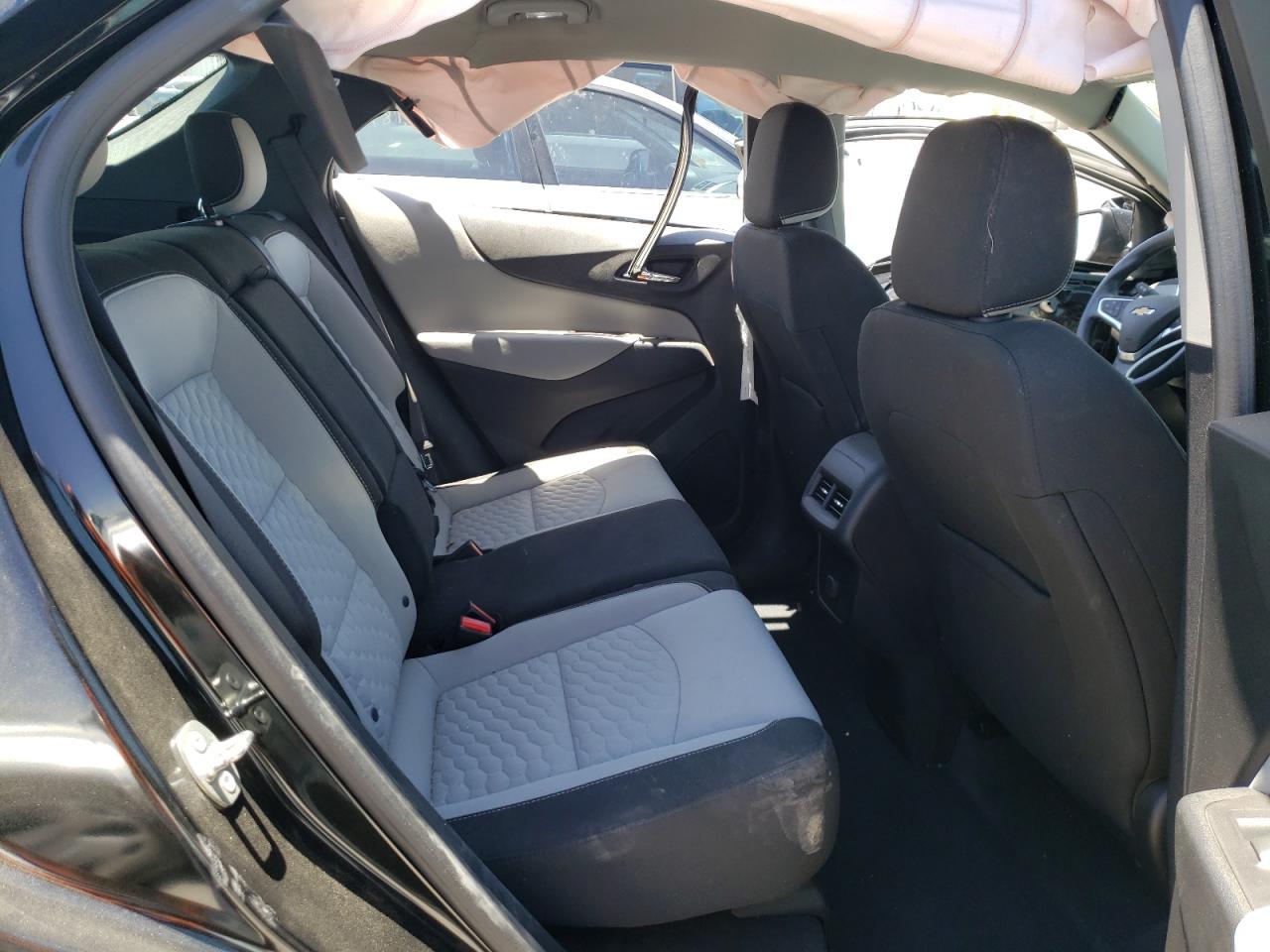 Photo 18 from auction – 2018 CHEVROLET EQUINOX LS with VIN 2GNAXHEVXJ6282294