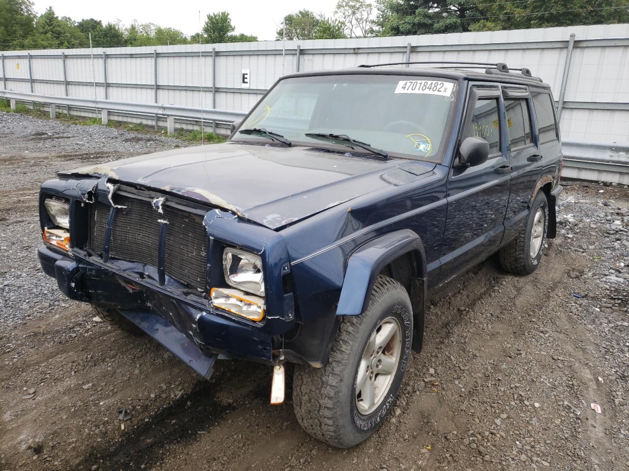 Photo 2 from auction – 2000 JEEP CHEROKEE S with VIN 1J4FF48S7YL126902