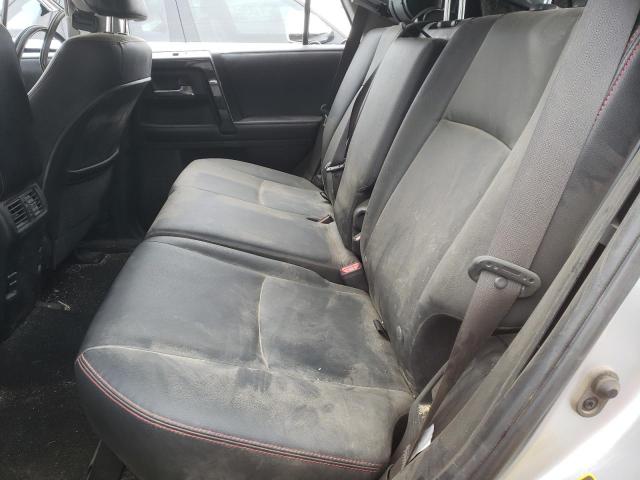 Photo 8 from auction – 2018 TOYOTA 4RUNNER SR with VIN JTEBU5JR5J5574116