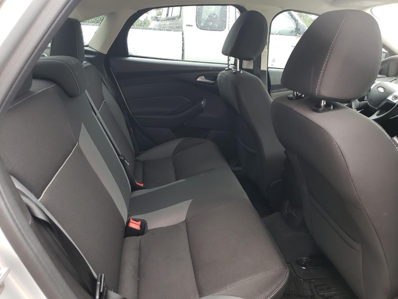 Photo 6 from auction – 2014 FORD FOCUS SE with VIN 1FADP3F21EL373194