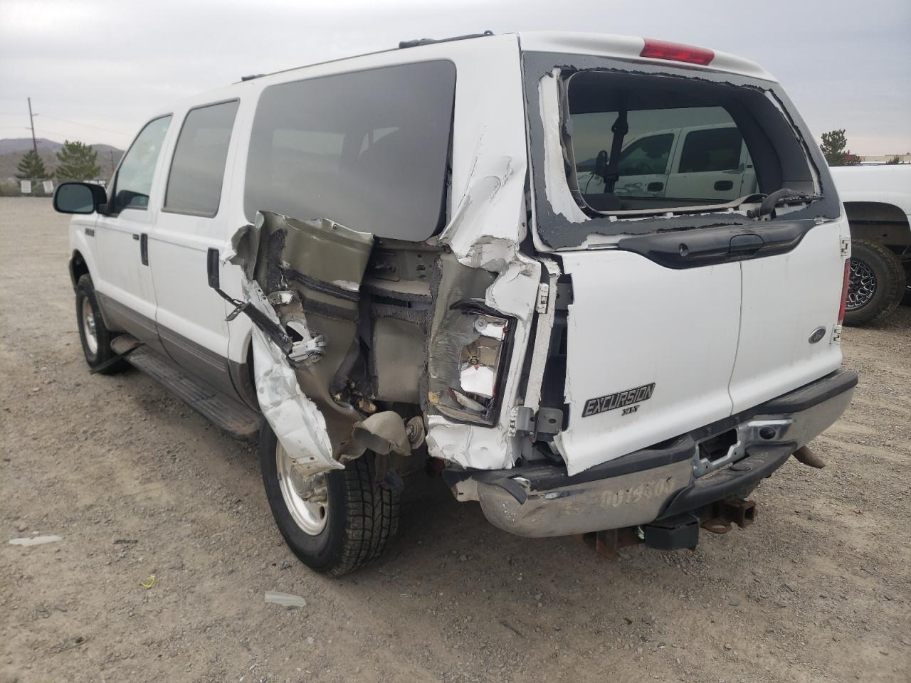 Photo 16 from auction – 2004 FORD EXCURSION with VIN 1FMNU41LX4EC49176